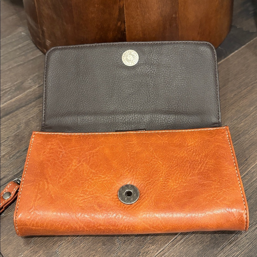 Nocona Embossed Leather Cross Birdie Style Wristlet Southwest Print tri-fold - Picture 6 of 16